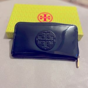 Tory Burch Stacked Patent Zip Continental Wallet